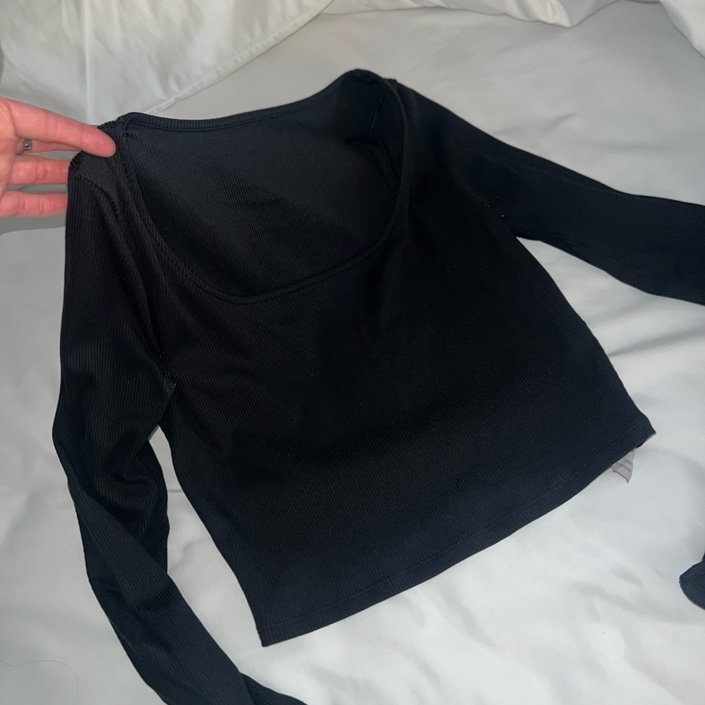 Alo Black Long Sleeve Women's Top